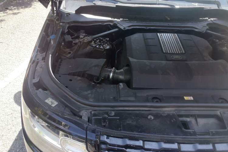 Used Land Rover Range 2015 3.0 SC V6 Vogue SE Long-Wheelbase Edition Engine Bay Right