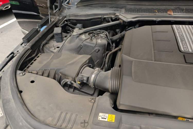 Used Land Rover Range 2015 3.0 SC V6 Vogue Engine Bay Right
