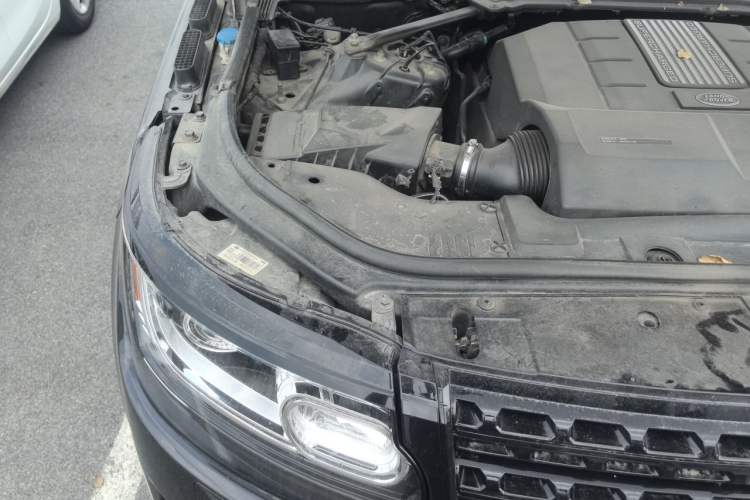 Used Land Rover Range  Engine Bay Right