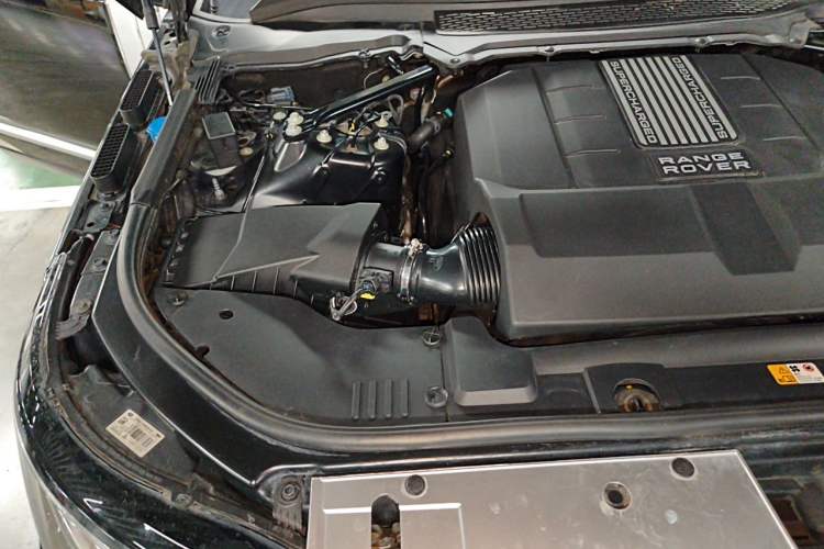 Used Land Rover Range 2015 3.0 SC V6 Vogue Engine Bay Right