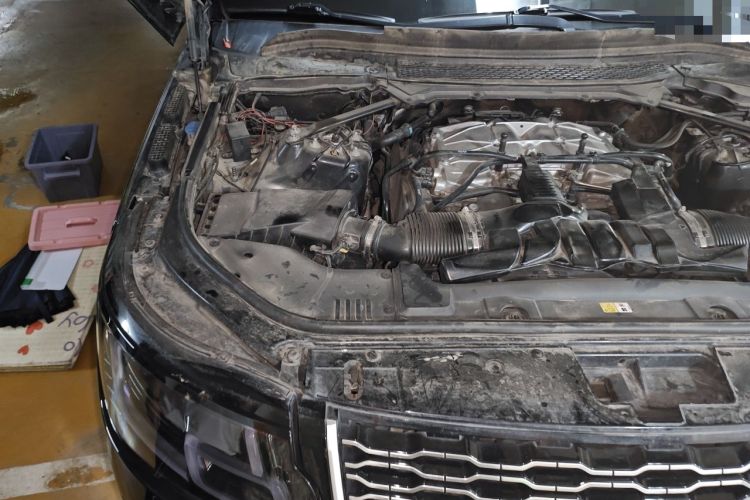 Used Land Rover Range  Engine Bay Right