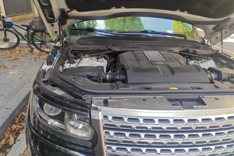 Used Land Rover Range 2015 3.0 SC V6 Vogue Engine Bay Right