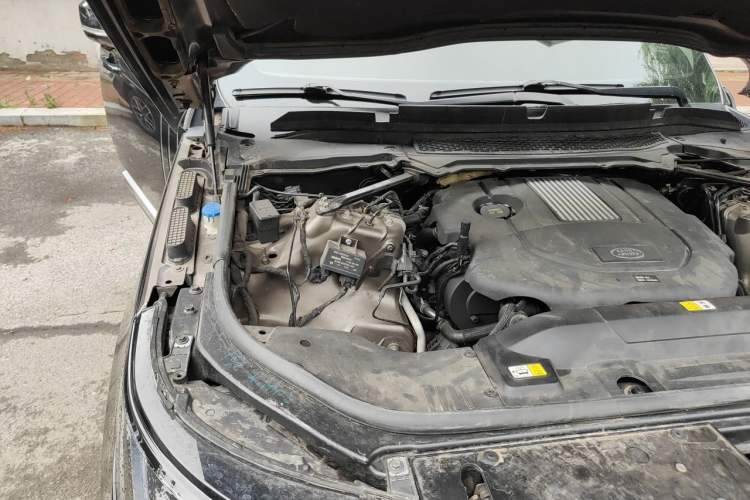 Used Land Rover Range  Engine Bay Right
