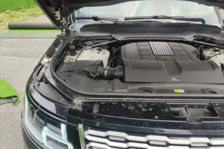 Used Land Rover Range  Engine Bay Right