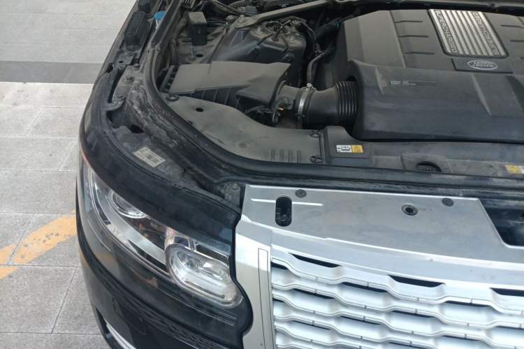 Used Land Rover Range  Engine Bay Right
