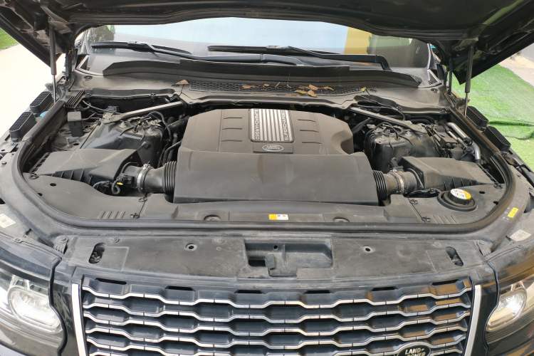 Used Land Rover Range 2015 3.0 SC V6 Vogue Engine Bay