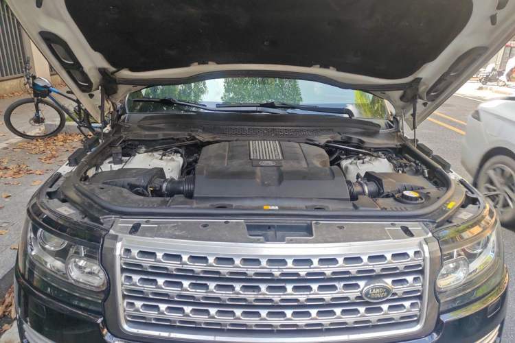 Used Land Rover Range 2015 3.0 SC V6 Vogue Engine Bay