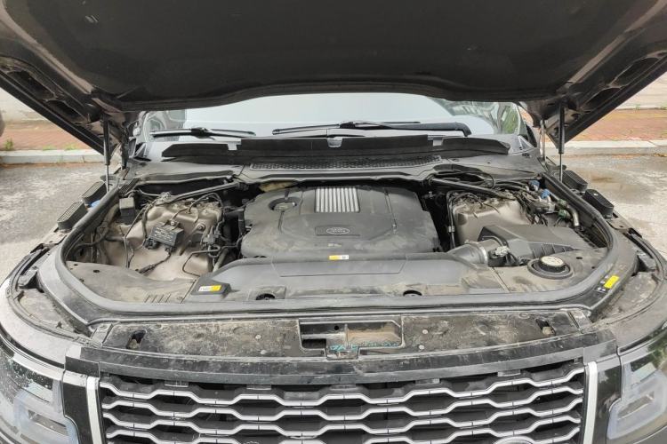 Used Land Rover Range  Engine Bay