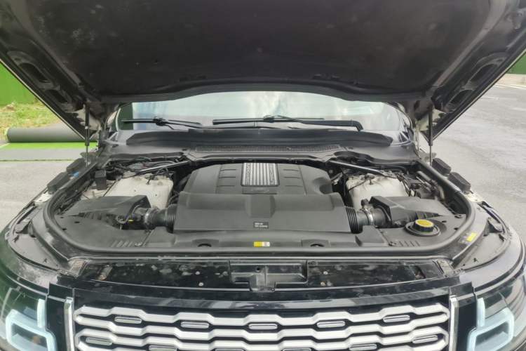Used Land Rover Range  Engine Bay