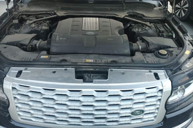 Used Land Rover Range  Engine Bay