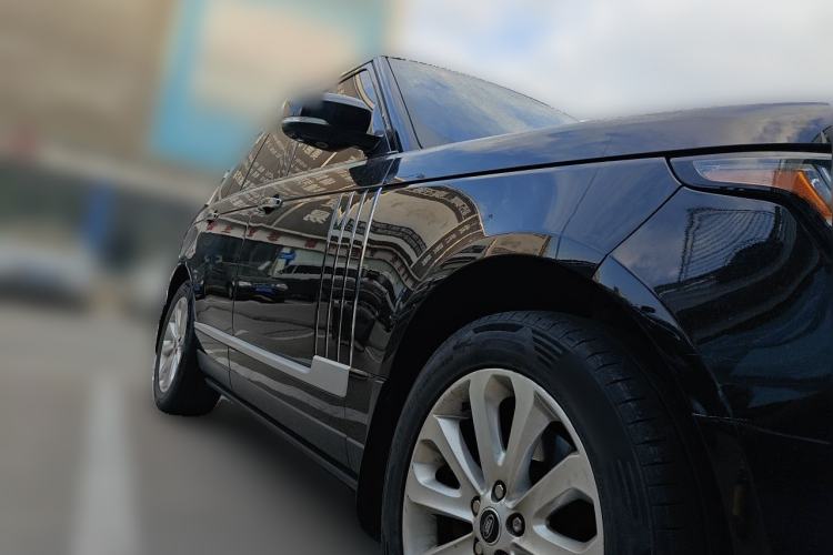 Used Land Rover Range  Front Right 45 Deg