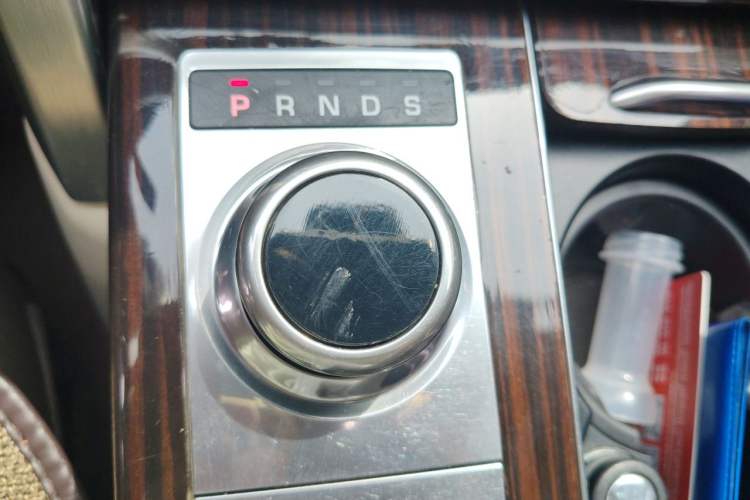 Used Land Rover Range 2015 3.0 SC V6 Vogue Gear Lever