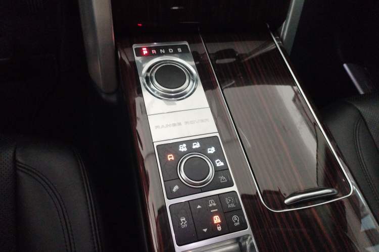 Used Land Rover Range 2015 3.0 SC V6 Vogue Gear Lever