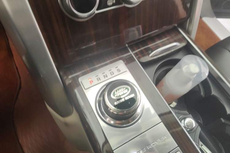 Used Land Rover Range 2015 3.0 SC V6 Vogue Gear Lever
