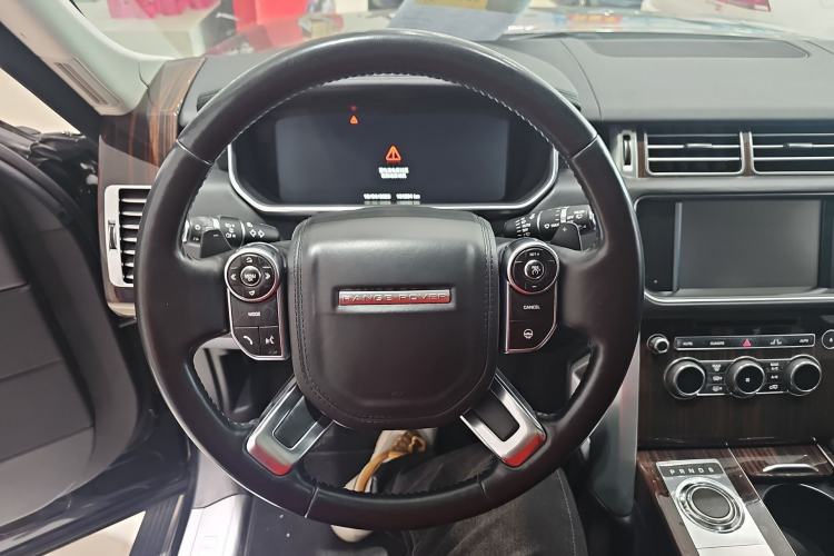 Used Land Rover Range 2015 3.0 SC V6 Vogue Interior 3