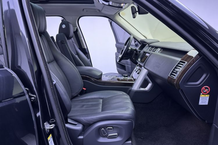 Used Land Rover Range 2015 3.0 SC V6 Vogue Interior 3