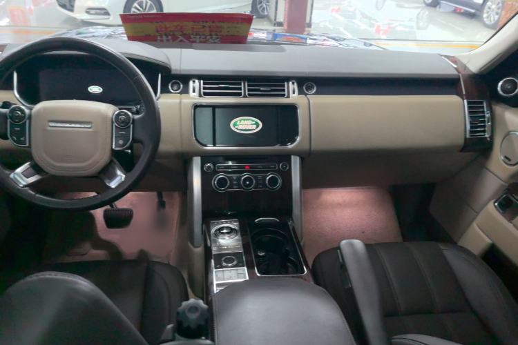 Used Land Rover Range 2015 3.0 SC V6 Vogue Interior 3