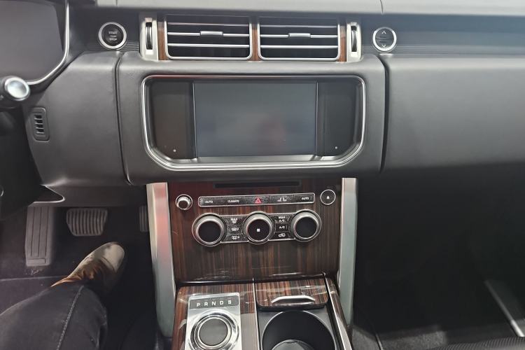 Used Land Rover Range 2015 3.0 SC V6 Vogue Interior 6