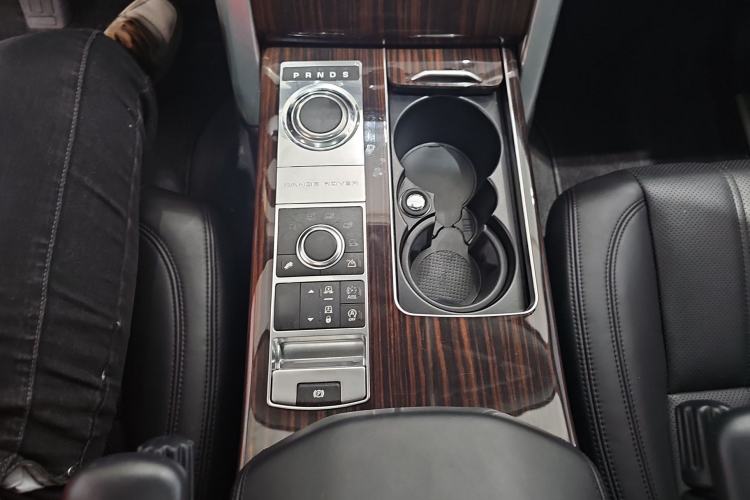Used Land Rover Range 2015 3.0 SC V6 Vogue Interior 7