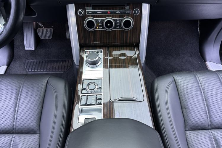 Used Land Rover Range 2015 3.0 SC V6 Vogue Interior 8