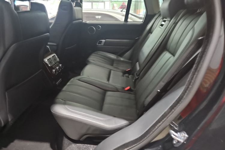 Used Land Rover Range 2015 3.0 SC V6 Vogue Interior 9