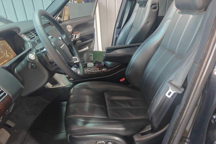 Used Land Rover Range 2015 3.0 SC V6 Vogue Left Front Seat