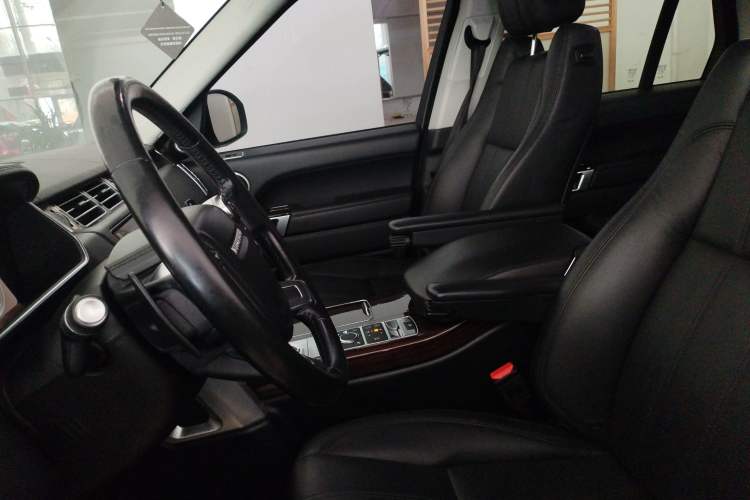 Used Land Rover Range 2015 3.0 SC V6 Vogue Left Front Seat