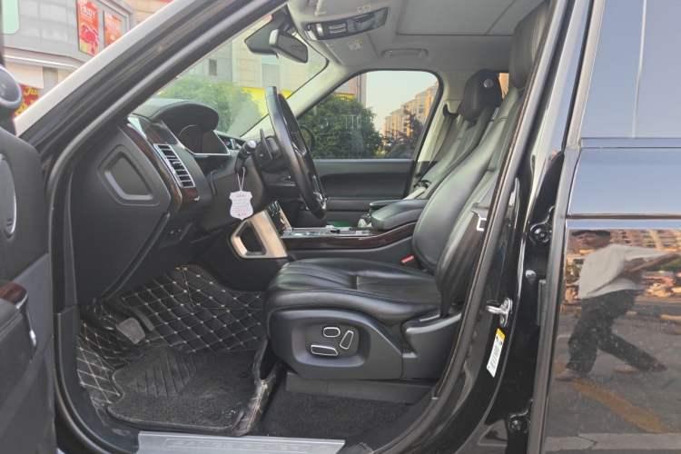 Used Land Rover Range 2015 3.0 SC V6 Vogue Left Front Seat