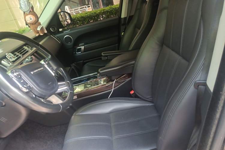 Used Land Rover Range 2015 3.0 SC V6 Vogue Left Front Seat