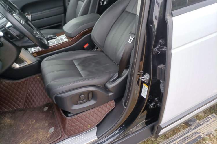 Used Land Rover Range 2015 3.0 SC V6 Vogue Left Front Seat