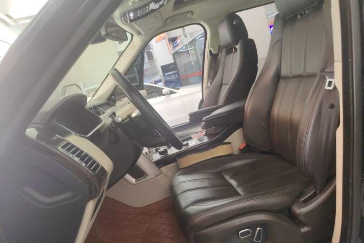 Used Land Rover Range 2015 3.0 SC V6 Vogue Left Front Seat