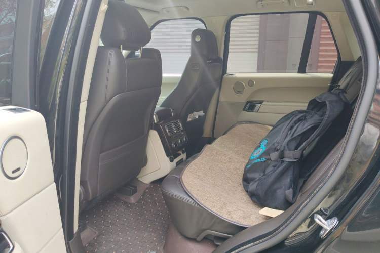 Used Land Rover Range 2015 3.0 SC V6 Vogue Left Rear Seat