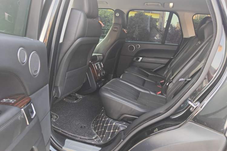 Used Land Rover Range 2015 3.0 SC V6 Vogue Left Rear Seat