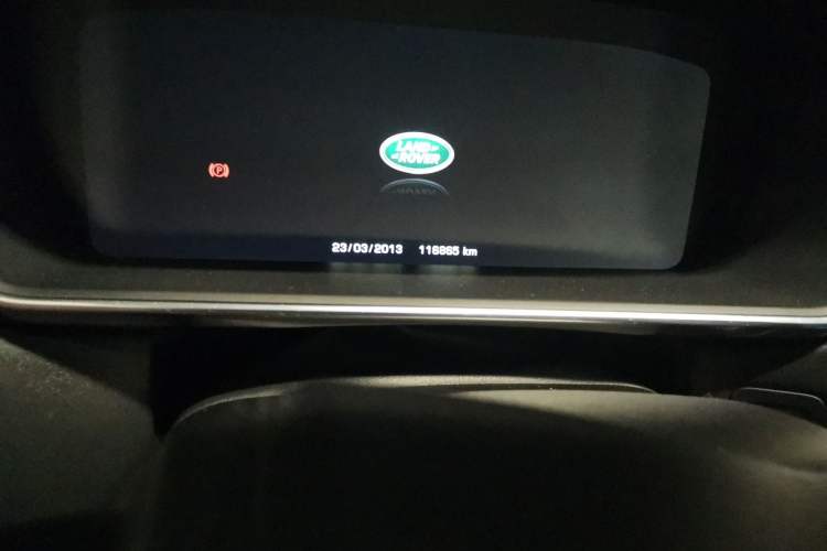 Used Land Rover Range 2015 3.0 SC V6 Vogue Odometer Close Up