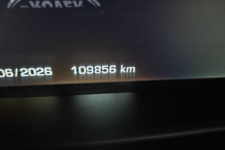 Used Land Rover Range  Odometer Close Up