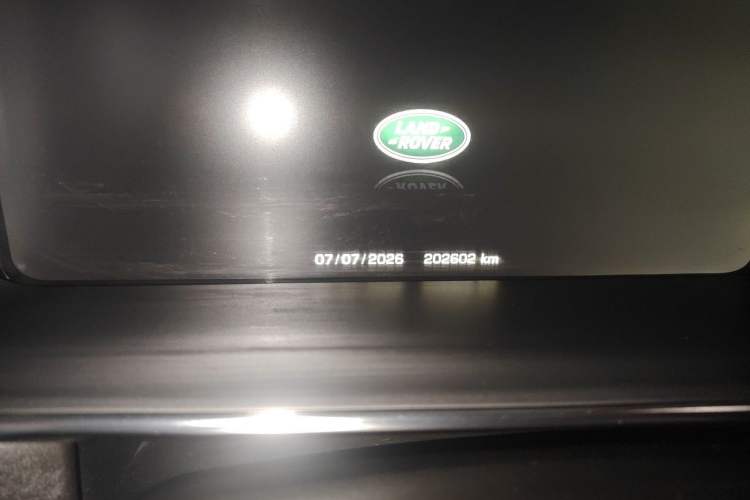 Used Land Rover Range 2015 3.0 SC V6 Vogue Odometer Close Up