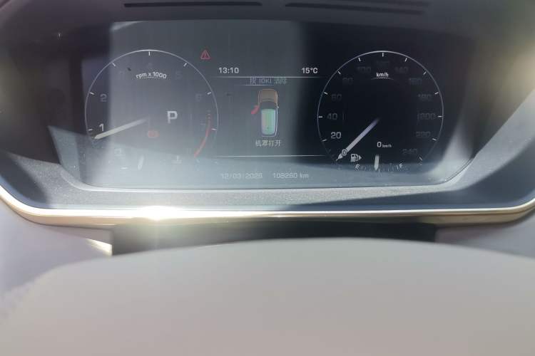 Used Land Rover Range 2015 3.0 SC V6 Vogue SE Long-Wheelbase Edition Odometer Close Up