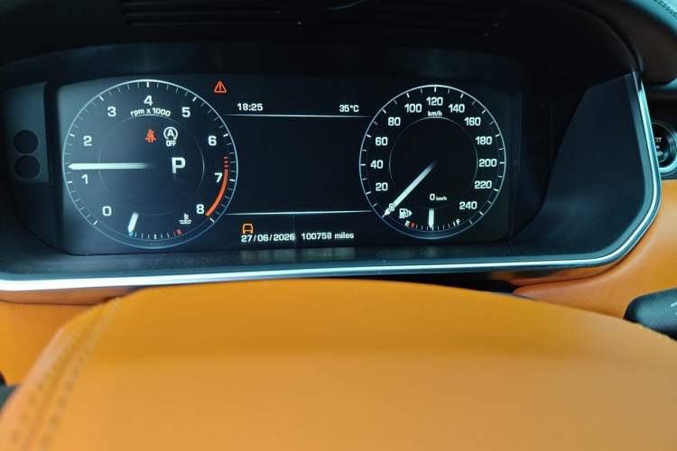 Used Land Rover Range  Odometer Close Up