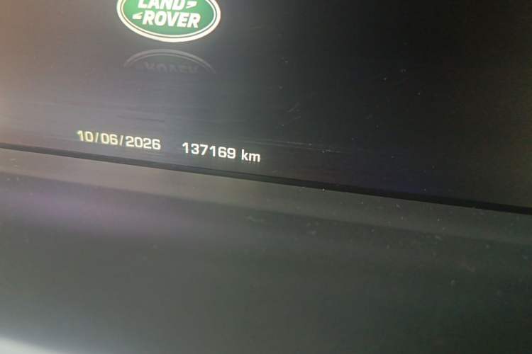 Used Land Rover Range 2015 3.0 SC V6 Vogue Odometer Close Up
