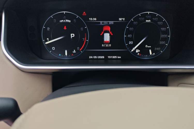 Used Land Rover Range 2015 3.0 SC V6 Vogue Odometer Close Up