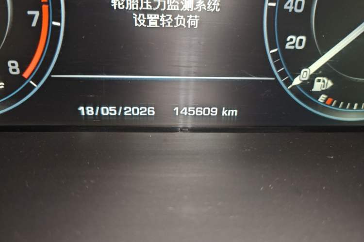 Used Land Rover Range  Odometer Close Up