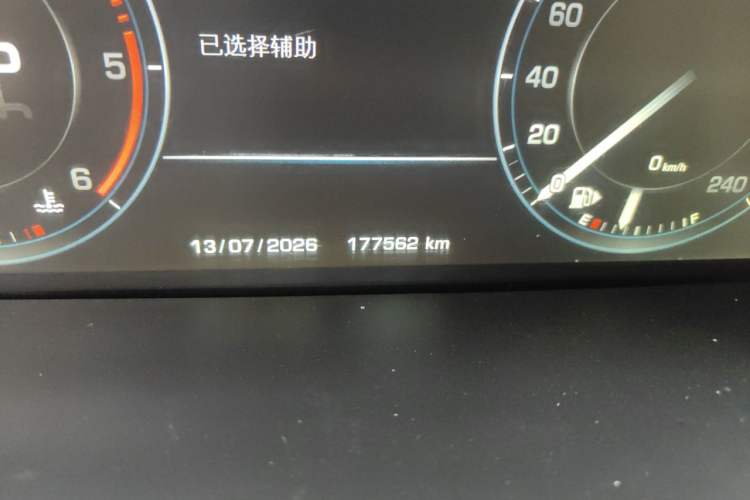 Used Land Rover Range  Odometer Close Up