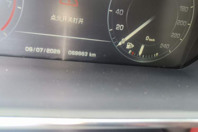 Used Land Rover Range  Odometer Close Up