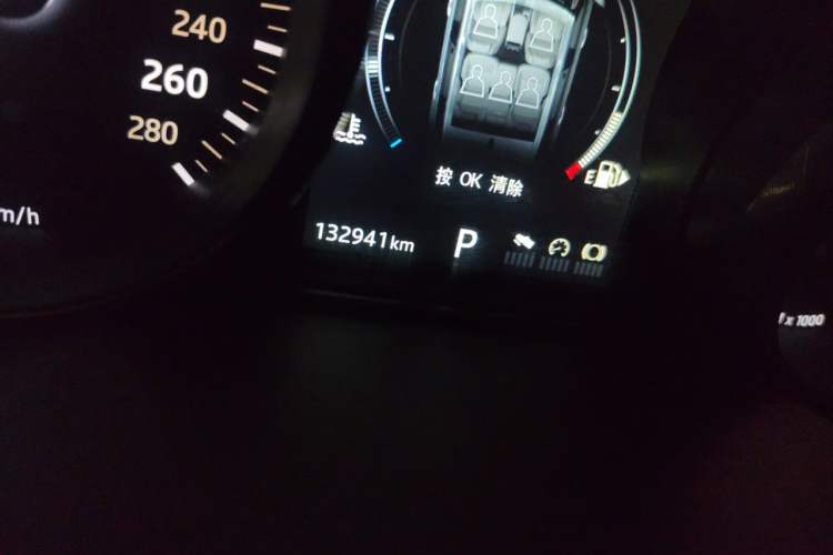 Used Land Rover Range  Odometer Close Up