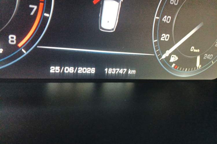 Used Land Rover Range  Odometer Close Up