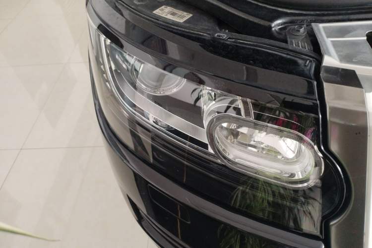 Used Land Rover Range 2015 3.0 SC V6 Vogue Right Front Headlight