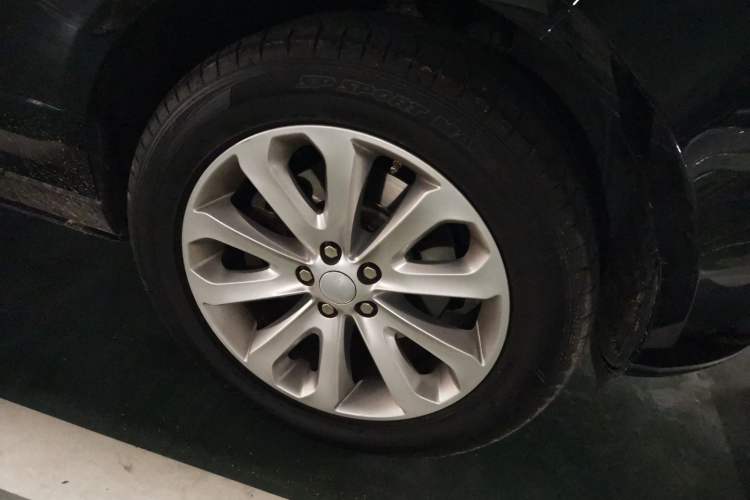 Used Land Rover Range 2015 3.0 SC V6 Vogue Right Front Wheel Hub