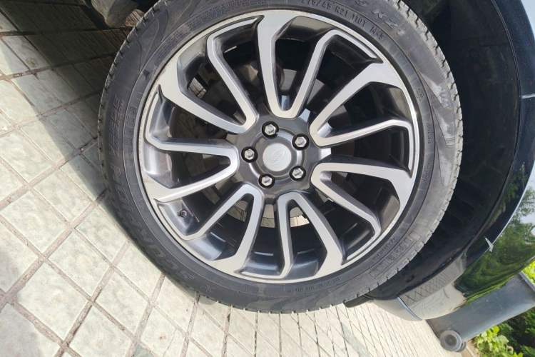 Used Land Rover Range 2015 3.0 SC V6 Vogue Right Front Wheel Hub