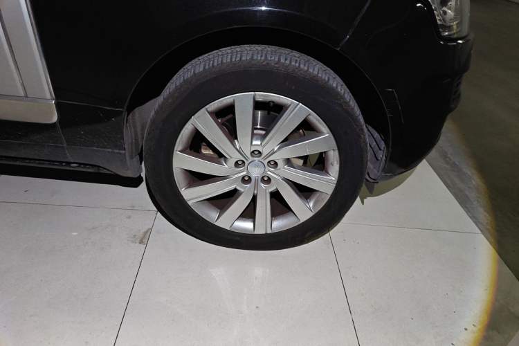 Used Land Rover Range  Right Front Wheel Hub