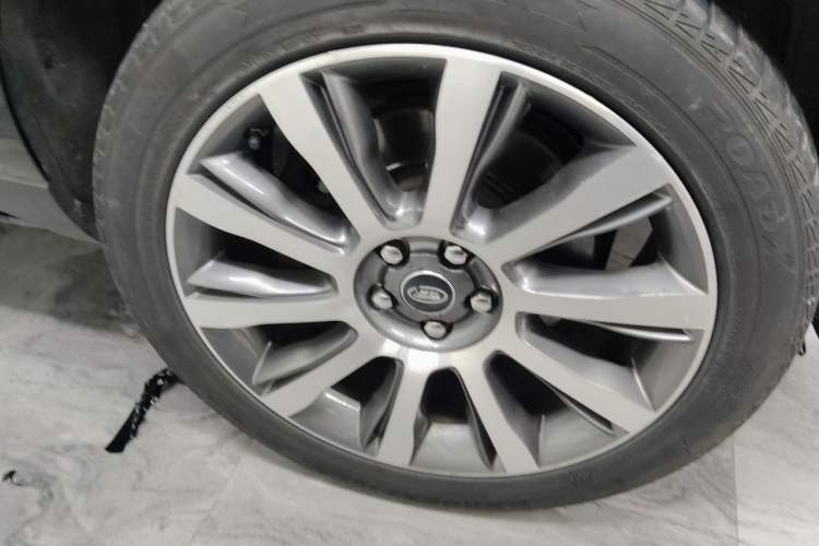 Used Land Rover Range 2015 3.0 SC V6 Vogue SE Long-Wheelbase Edition Right Front Wheel Hub